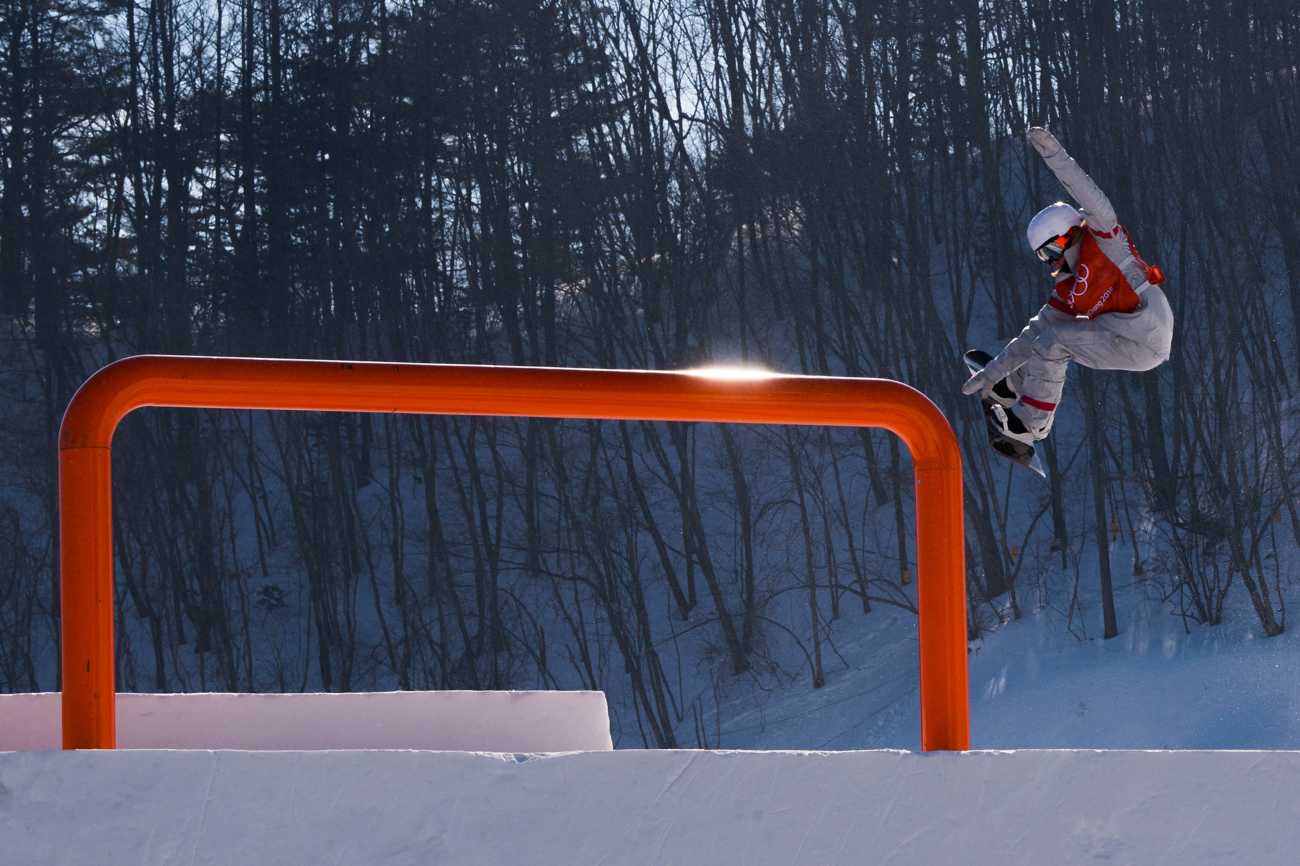 Jamie Anderson, the defending Olympic gold medalist, trains ahead of Monday's slopestyle snowboarding finals at the 2018 Olympic Winter Games. (Getty Images - David Ramos)