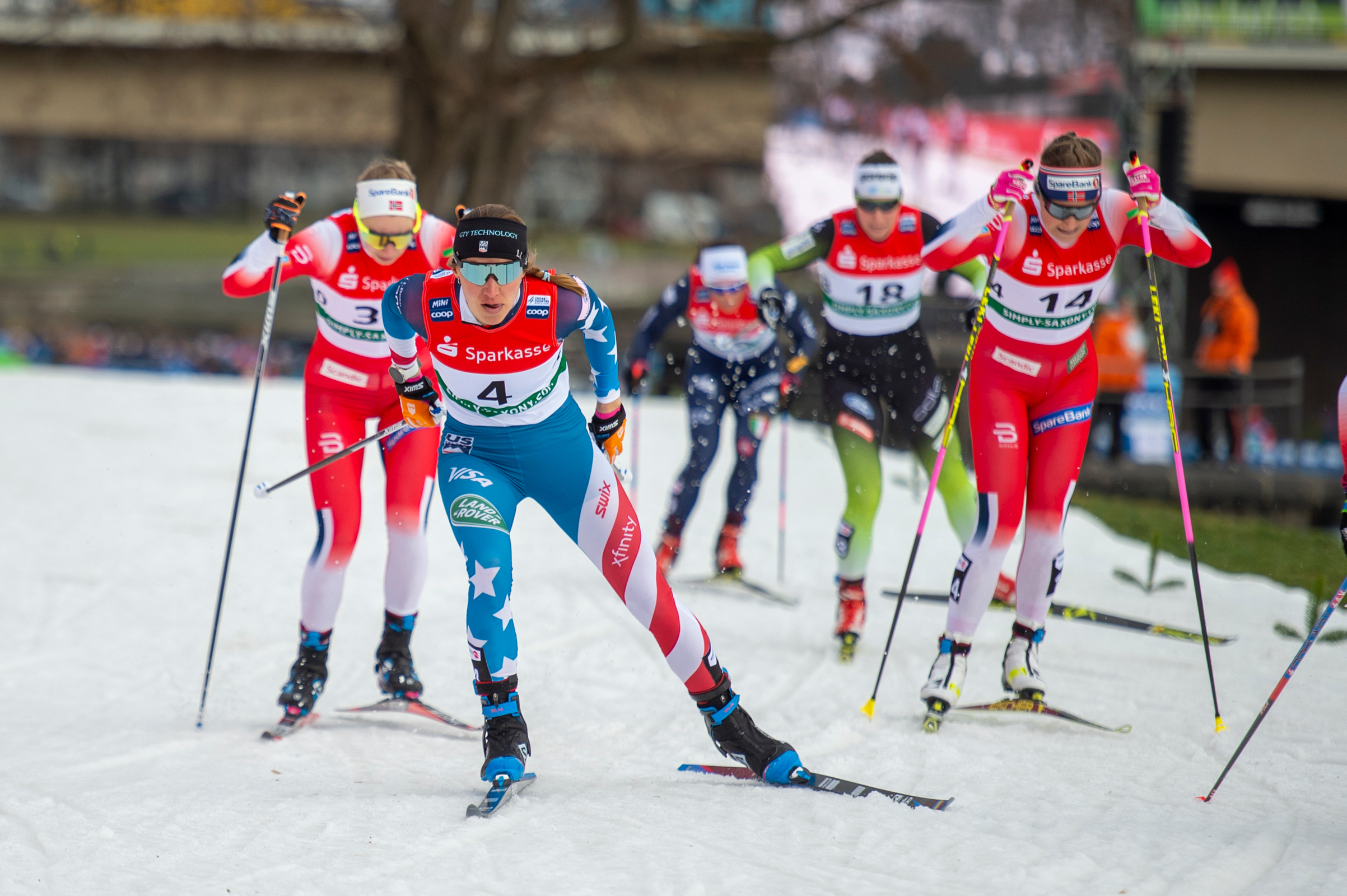 Sophie Caldwell leads her quarterfinal heat Saturday in Dresden, Germany. (www.nordicfocus.com. © Thibaut/NordicFocus)