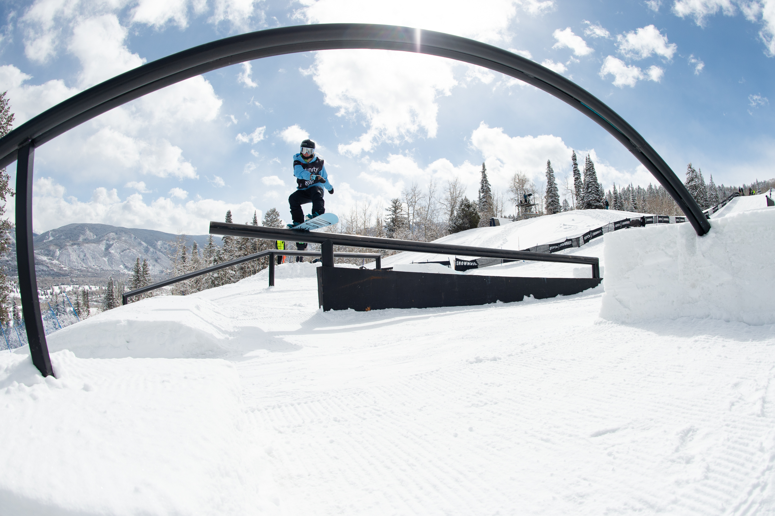 Jamie Anderson at the 2021 Aspen FIS Snowboard & Freeski World Championships snowboard slopestyle qualifications.(@ussnowboardteam - @markclavin) Jamie Anderson