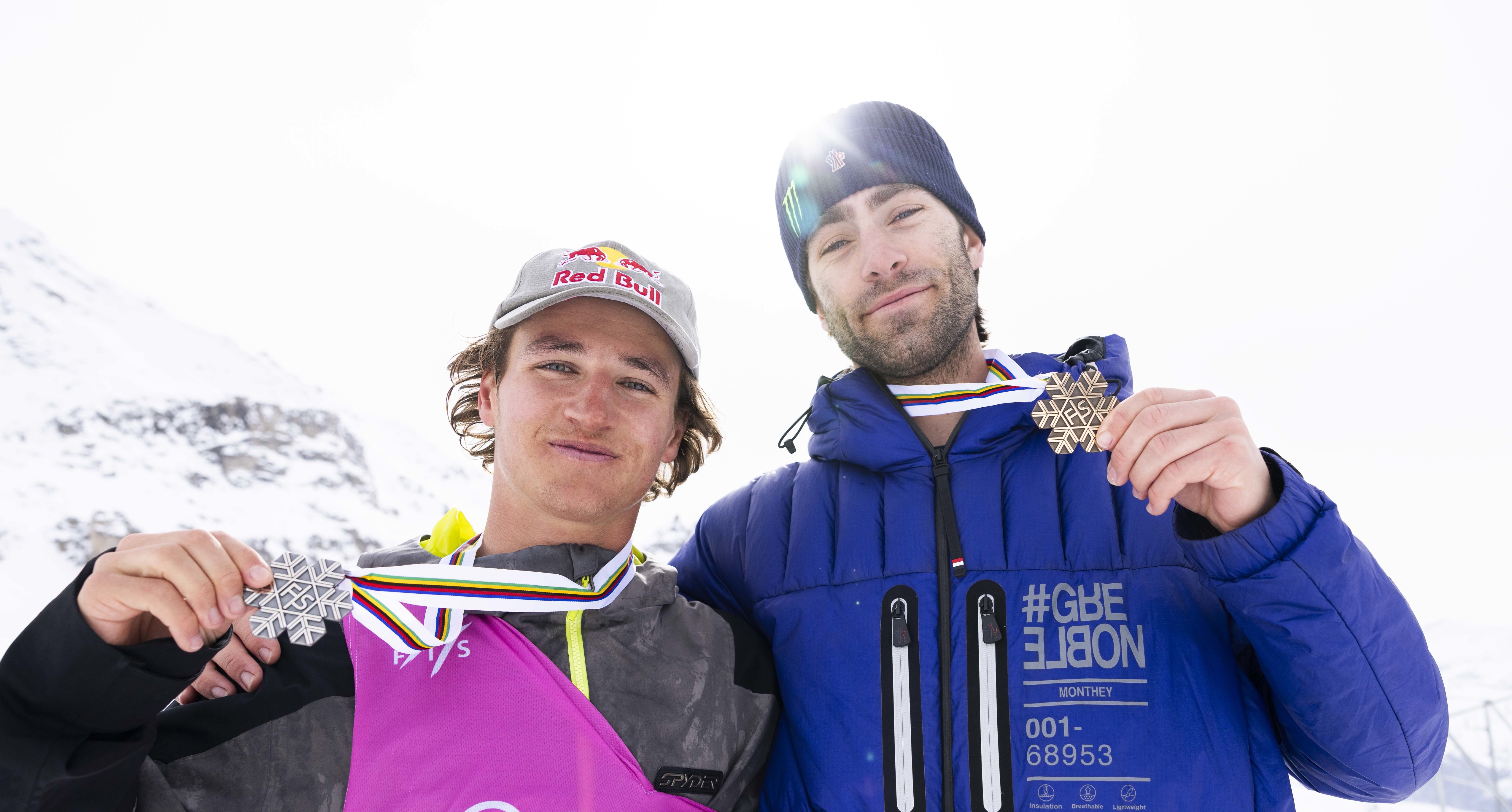 Mac Forehand and Alex Hall showing off their 2025 FIS Ski Freestyle World Championship Medals
