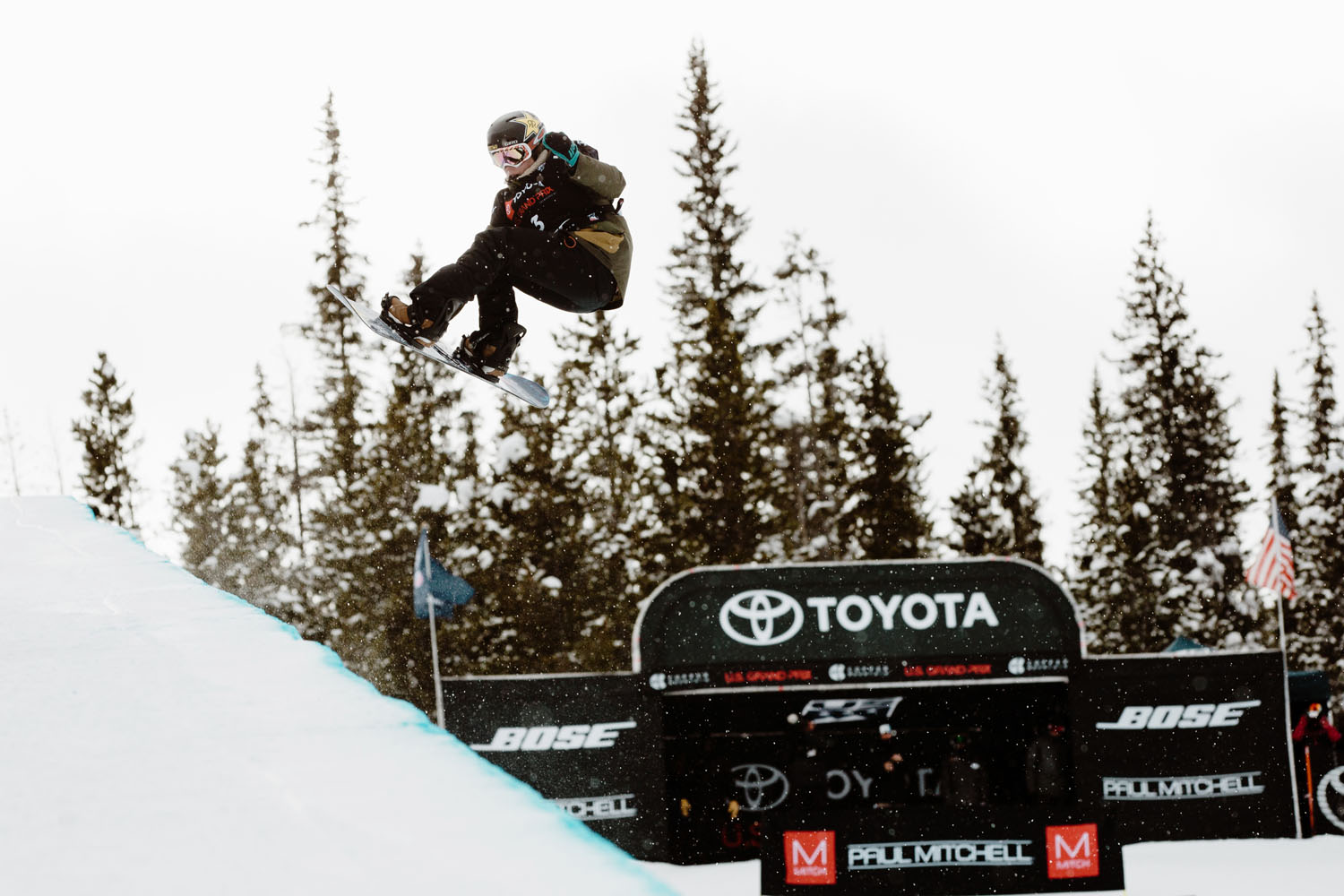 Arielle Gold in the halfpipe at Copper Mountain.
