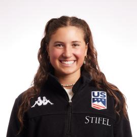 Alli Macuga headshot image