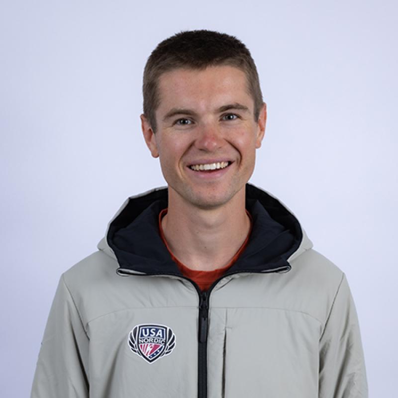 Casey Larson headshot image
