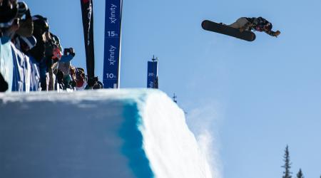 Taylor Gold Airs in the halfpipe. 