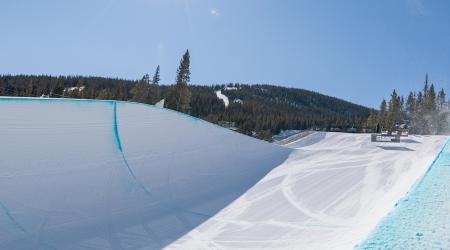 snowboard halfpipe